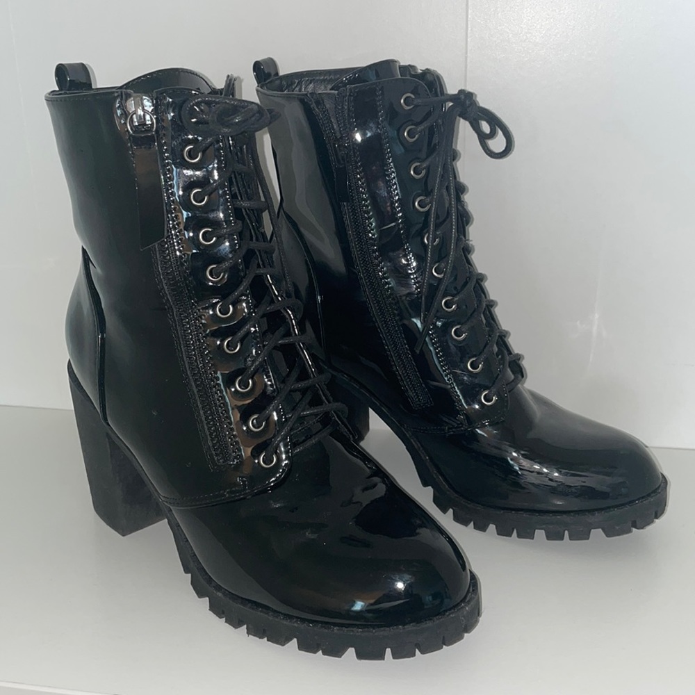 Chunky heeled black booties